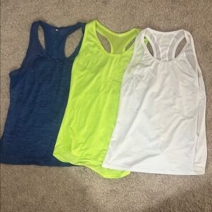 Set of 3 racer back tank tops